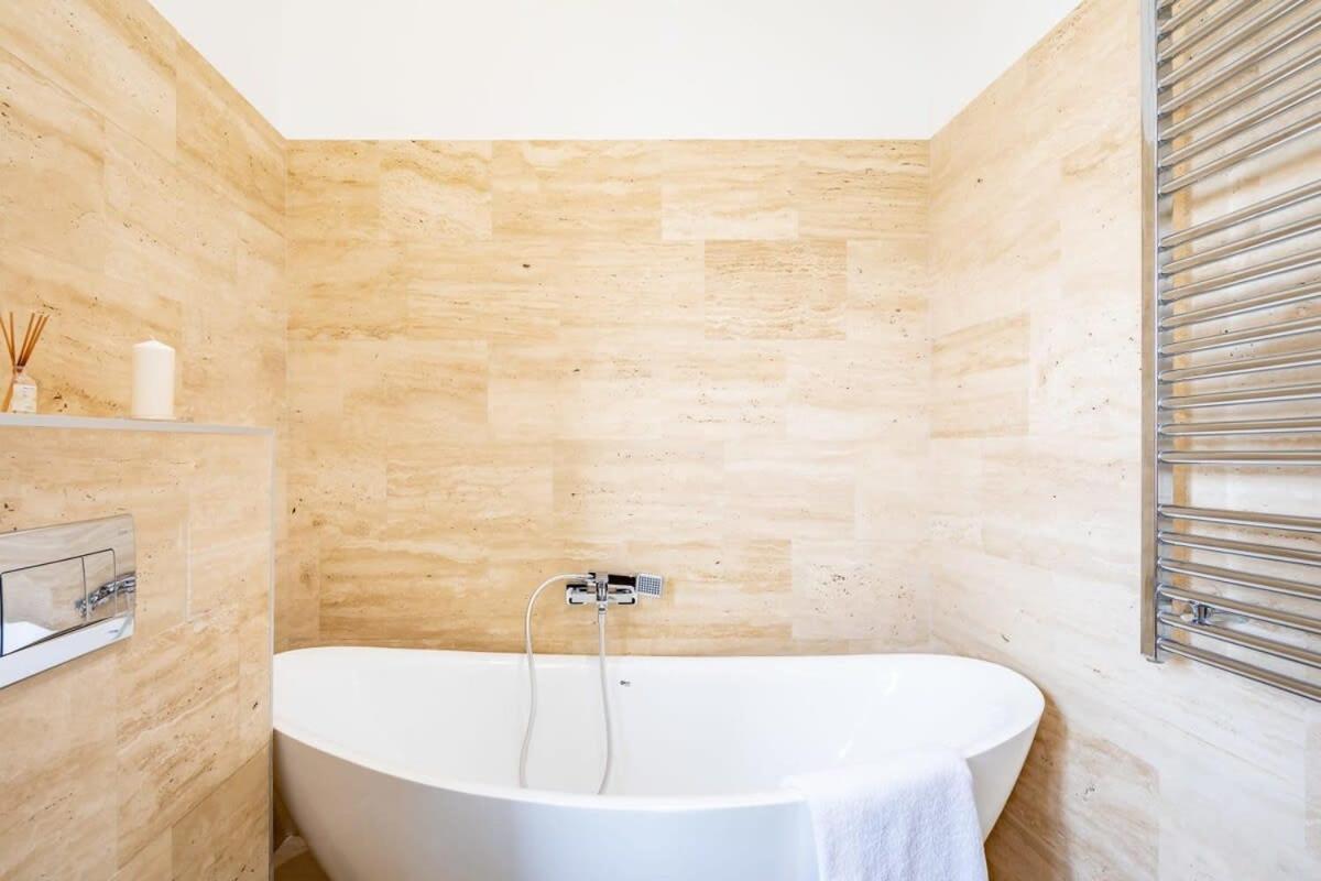 Appartement Splendid Perfectly Located Flat With Sauna à Budapest Extérieur photo